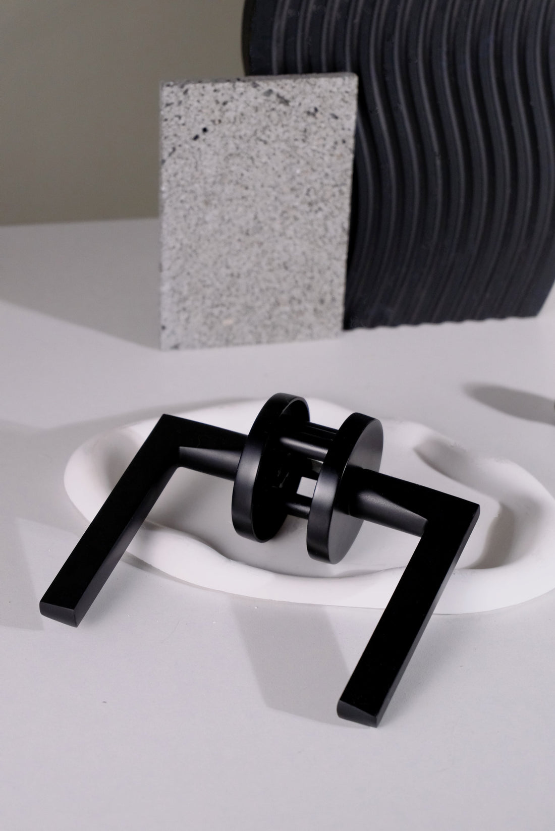 Matte Black Handles: 2025’s Minimalist Edge